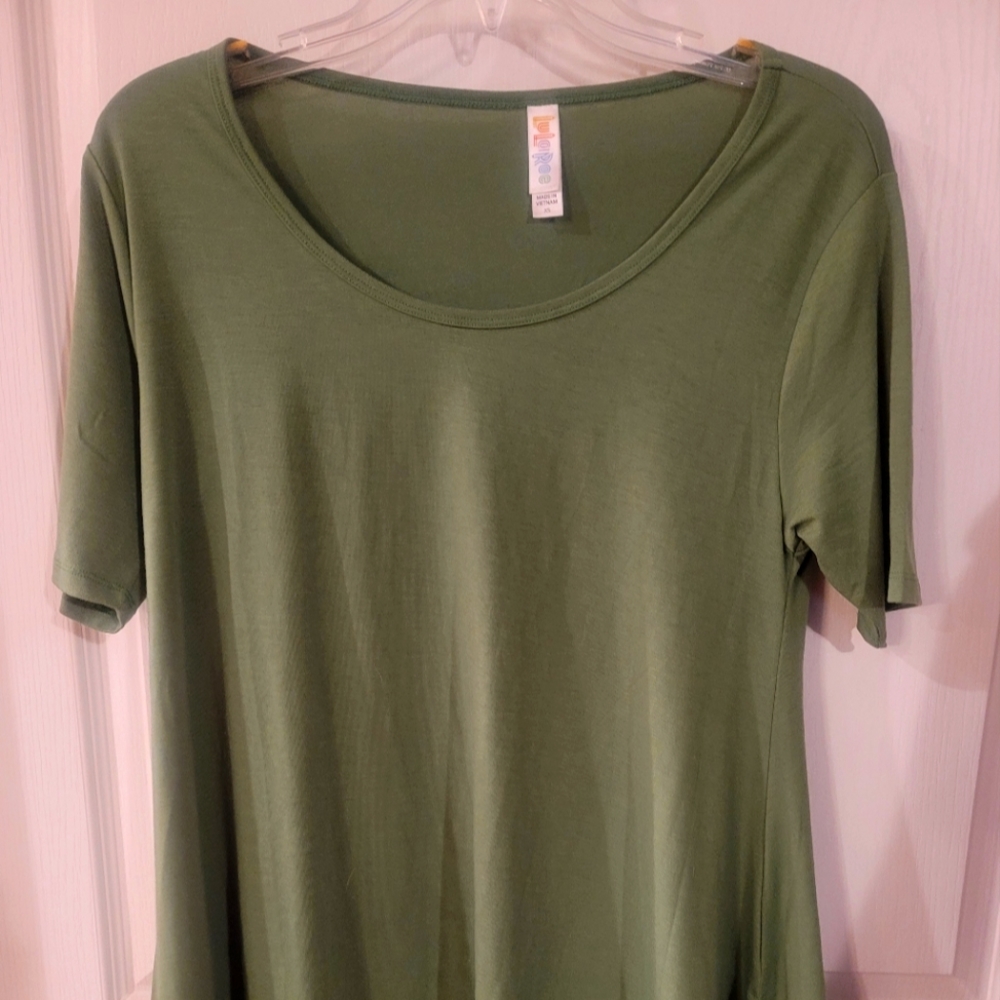 Xs ladies lularoe tshirt
